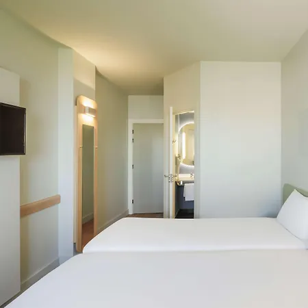 Ibis Budget Aeropuerto Avenida De Velazquez 2*
