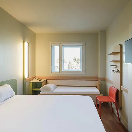 Ibis Budget Aeropuerto Avenida De Velazquez Hotel